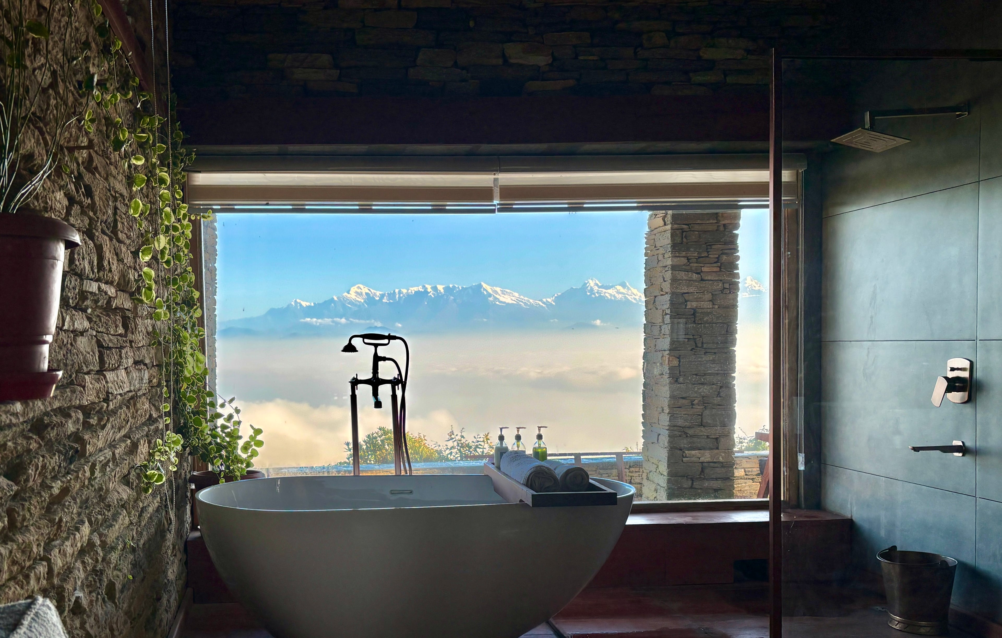 Kumaon Vann — ensuite